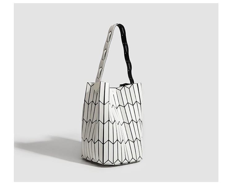 Geometric Rhombus Colour Matching Shoulder Bag