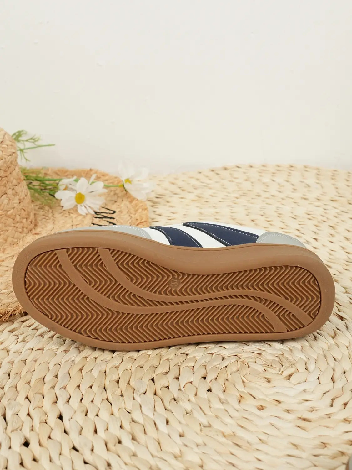 Women’s Flat Casual Shoes