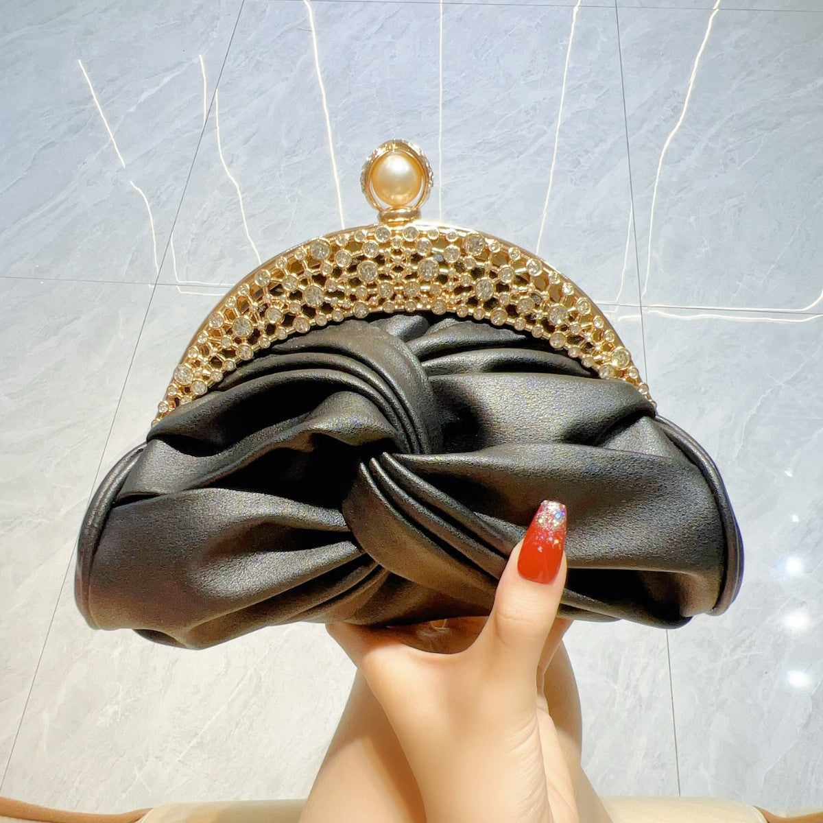 Diamond-embedded High-grade Socialite Mini Clutch - Black - Bag