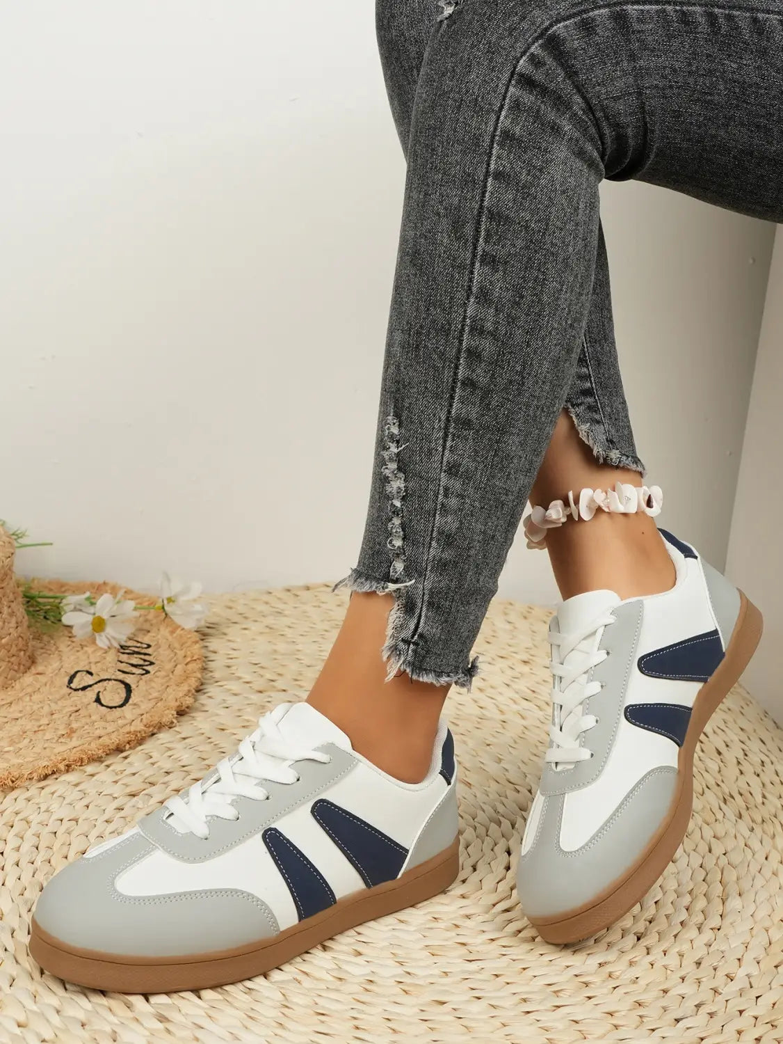 Women’s Flat Casual Shoes