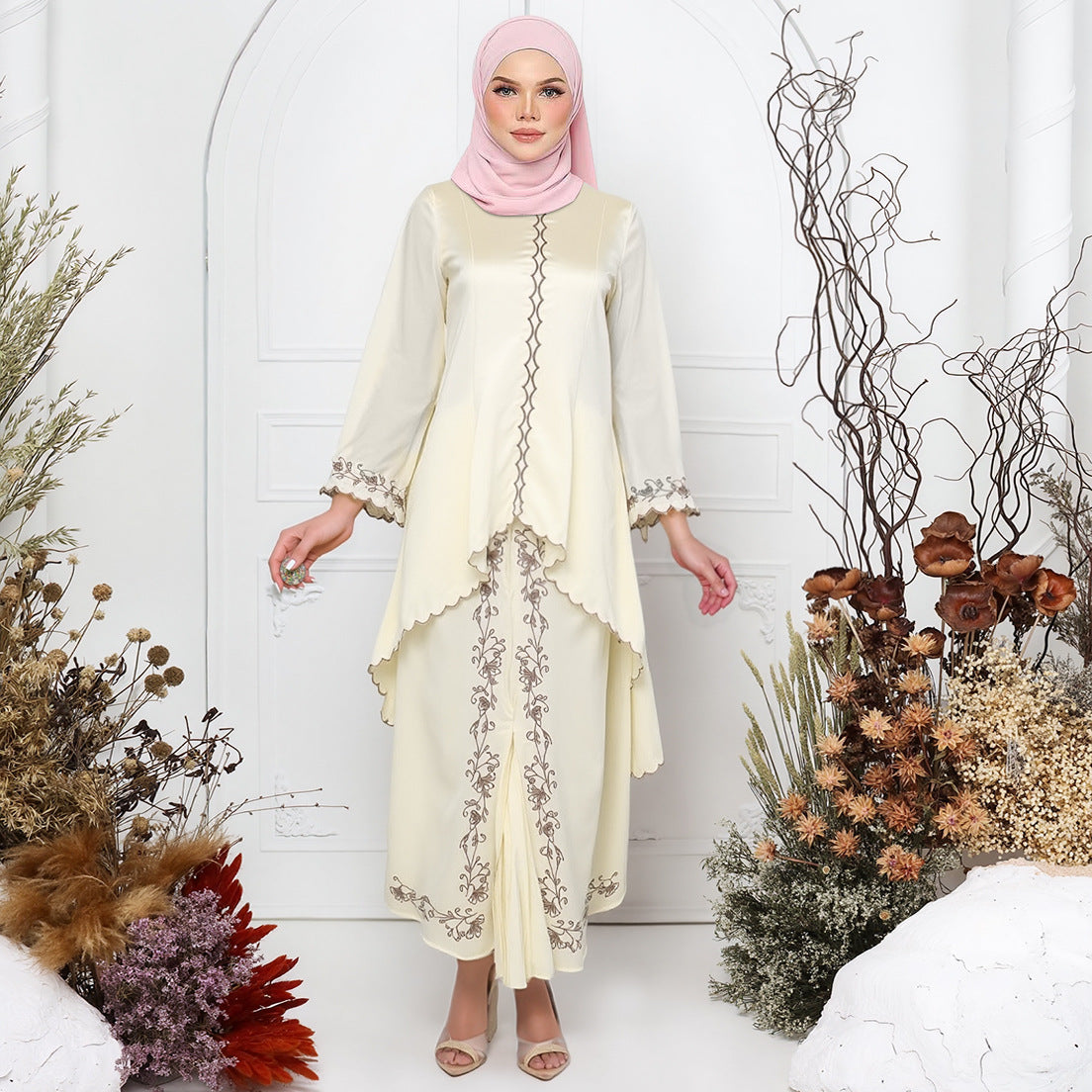 Malay Cage Clothing French Wrinkle Embroidery Embroidery Bell Sleeve Suit