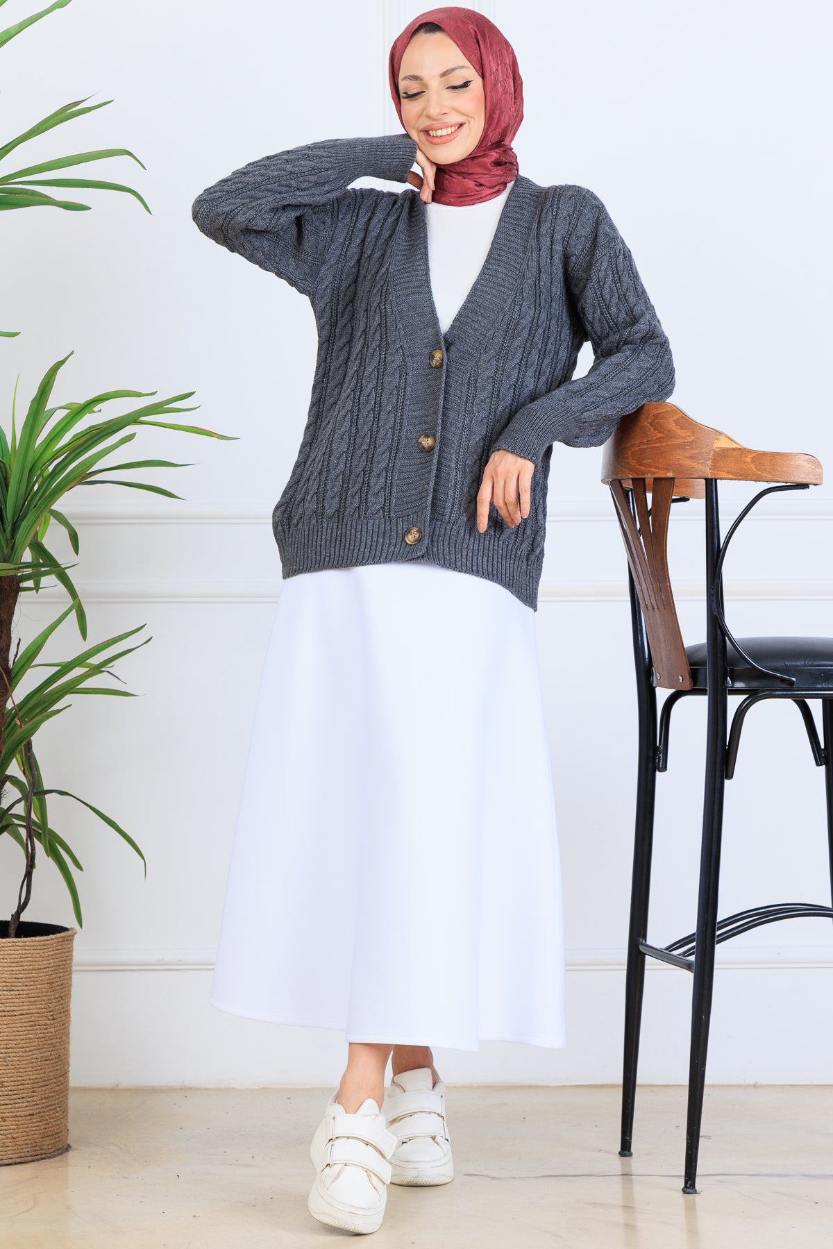 Hair Knit Short Knitwear Cardigan – NEOMODEST product image 1