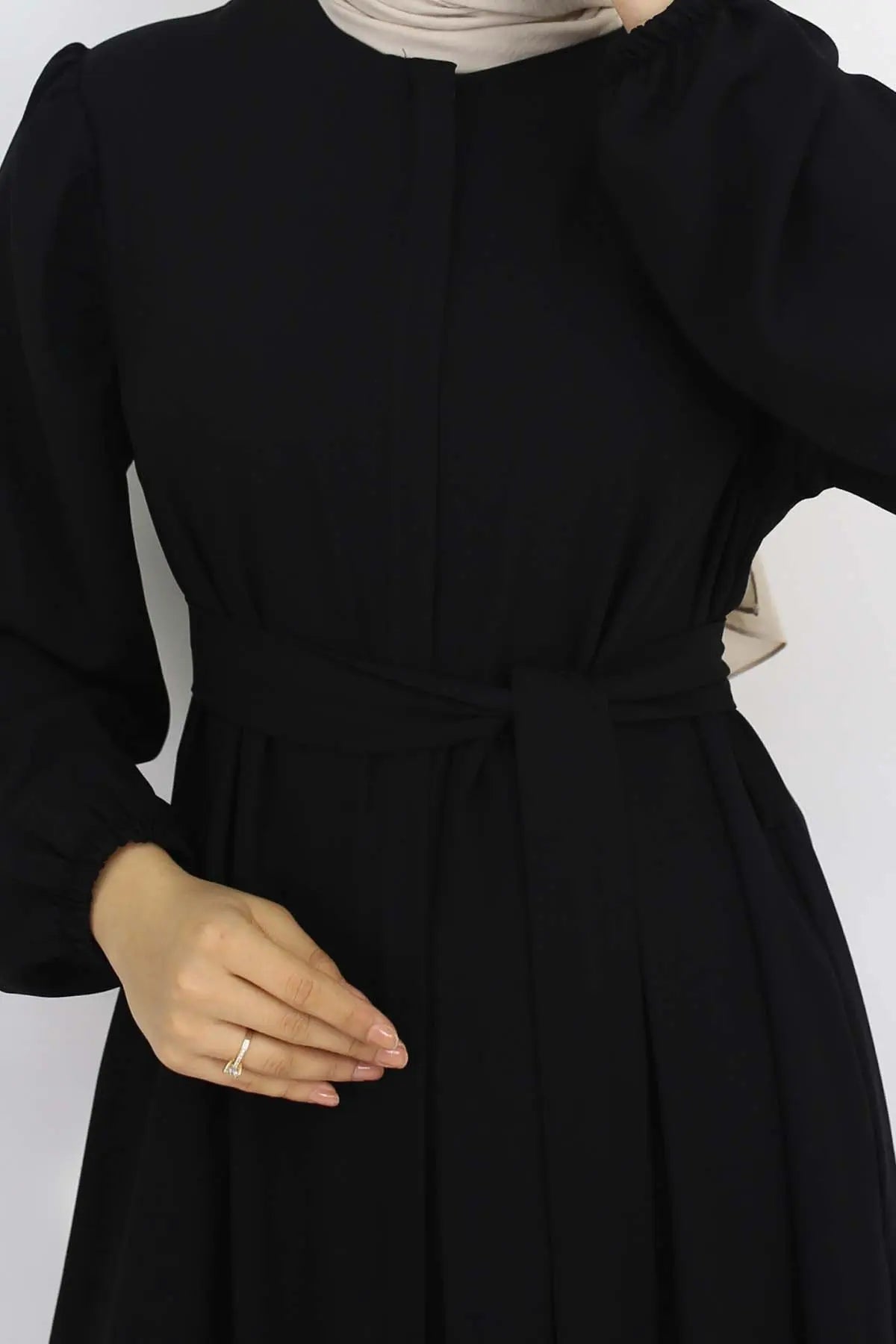 Mec Hidden Zipper Belted Abaya