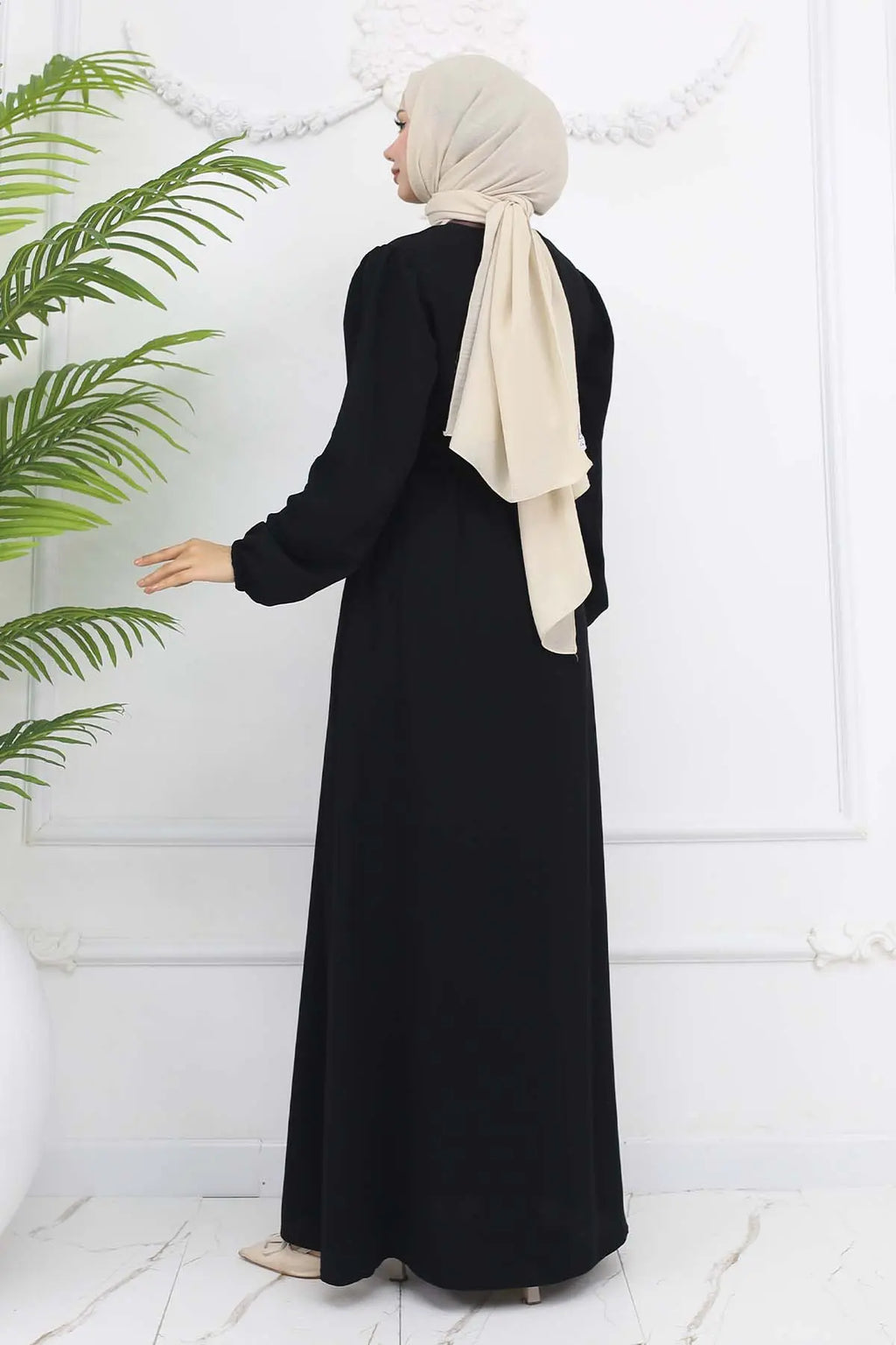 Mec Hidden Zipper Belted Abaya