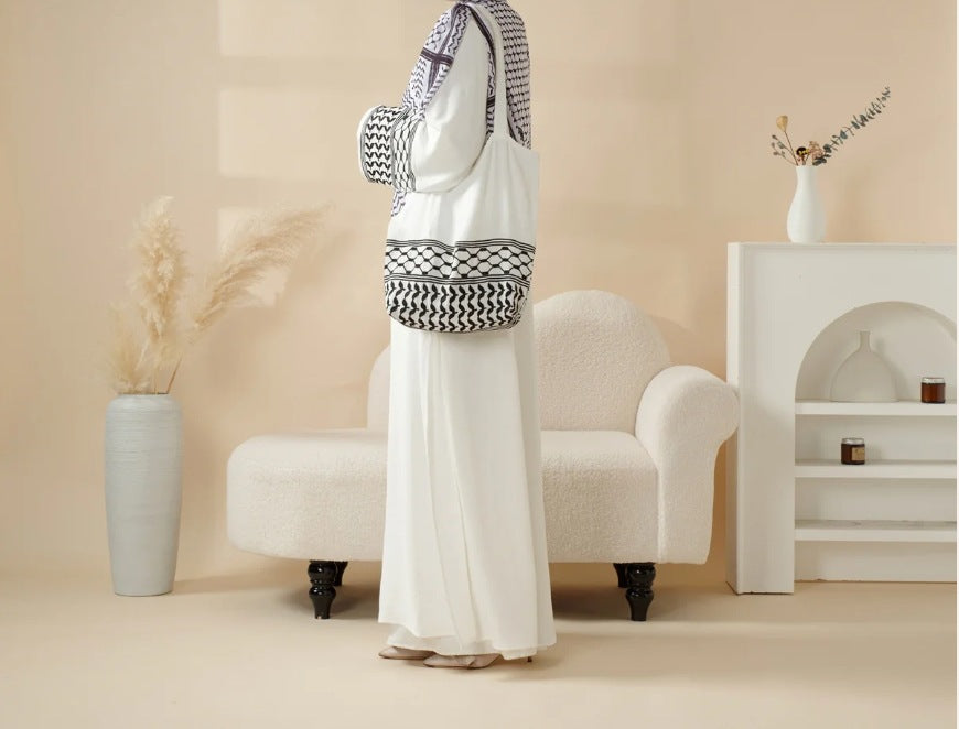 Keffiyeh Style Abaya With Crossbody Bag - White / L - Abaya