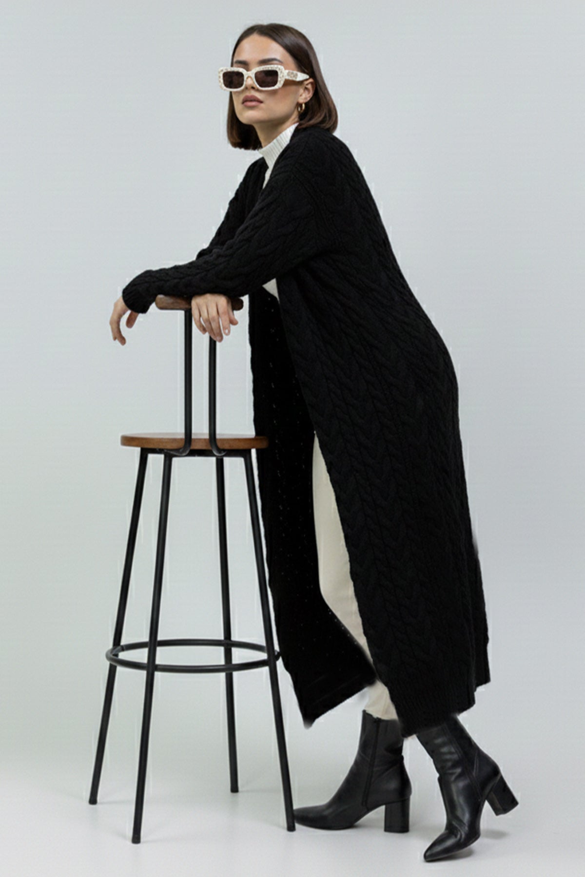 Knitted Patterned Knitwear Cardigan | Black – NEOMODEST product image 1