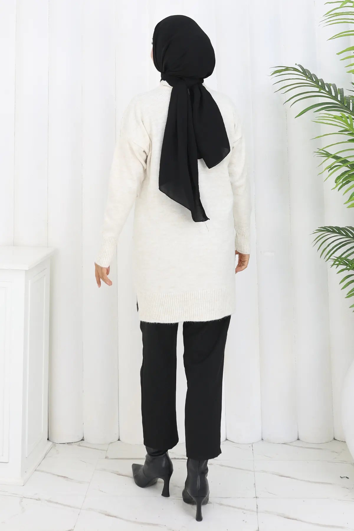 Knitwear Sweater | Ecru – NEOMODEST product image 4