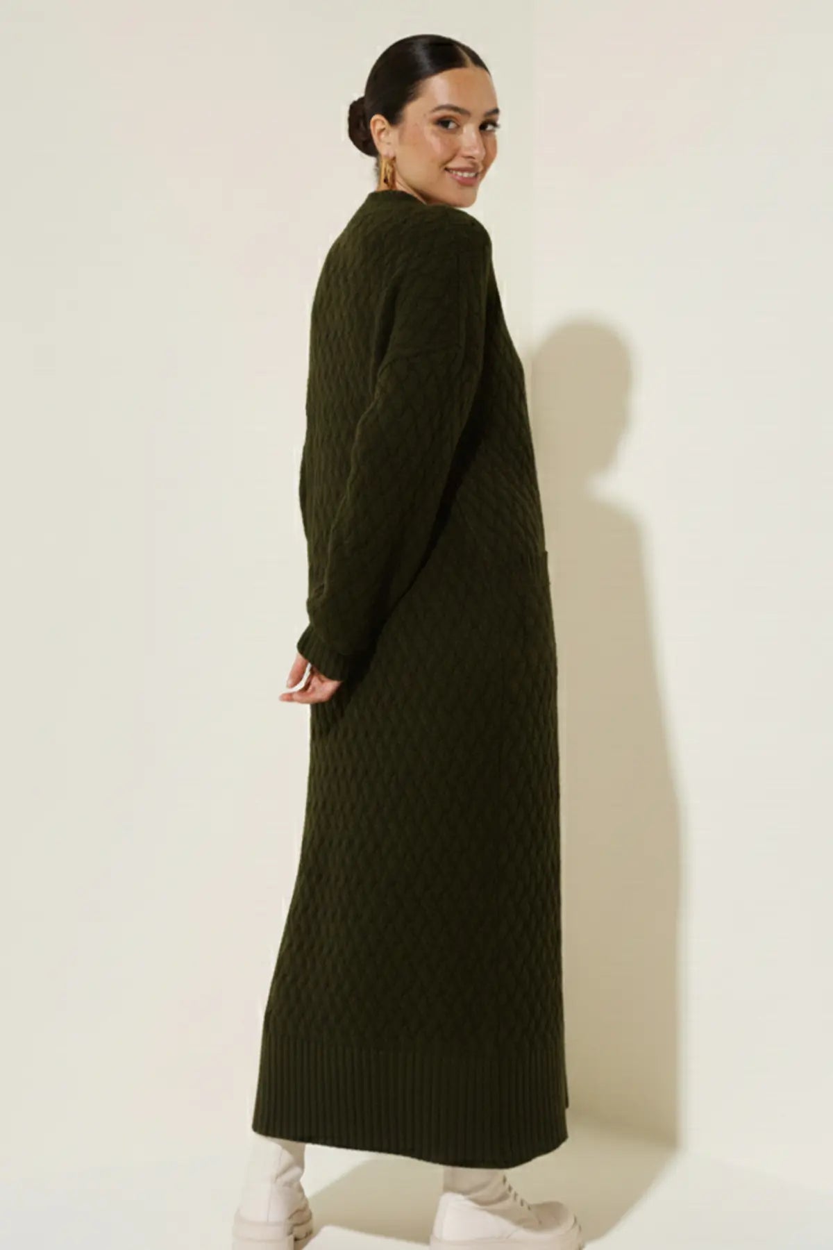 Long Knitted Cardigan With Knitted Pattern – NEOMODEST product image 4