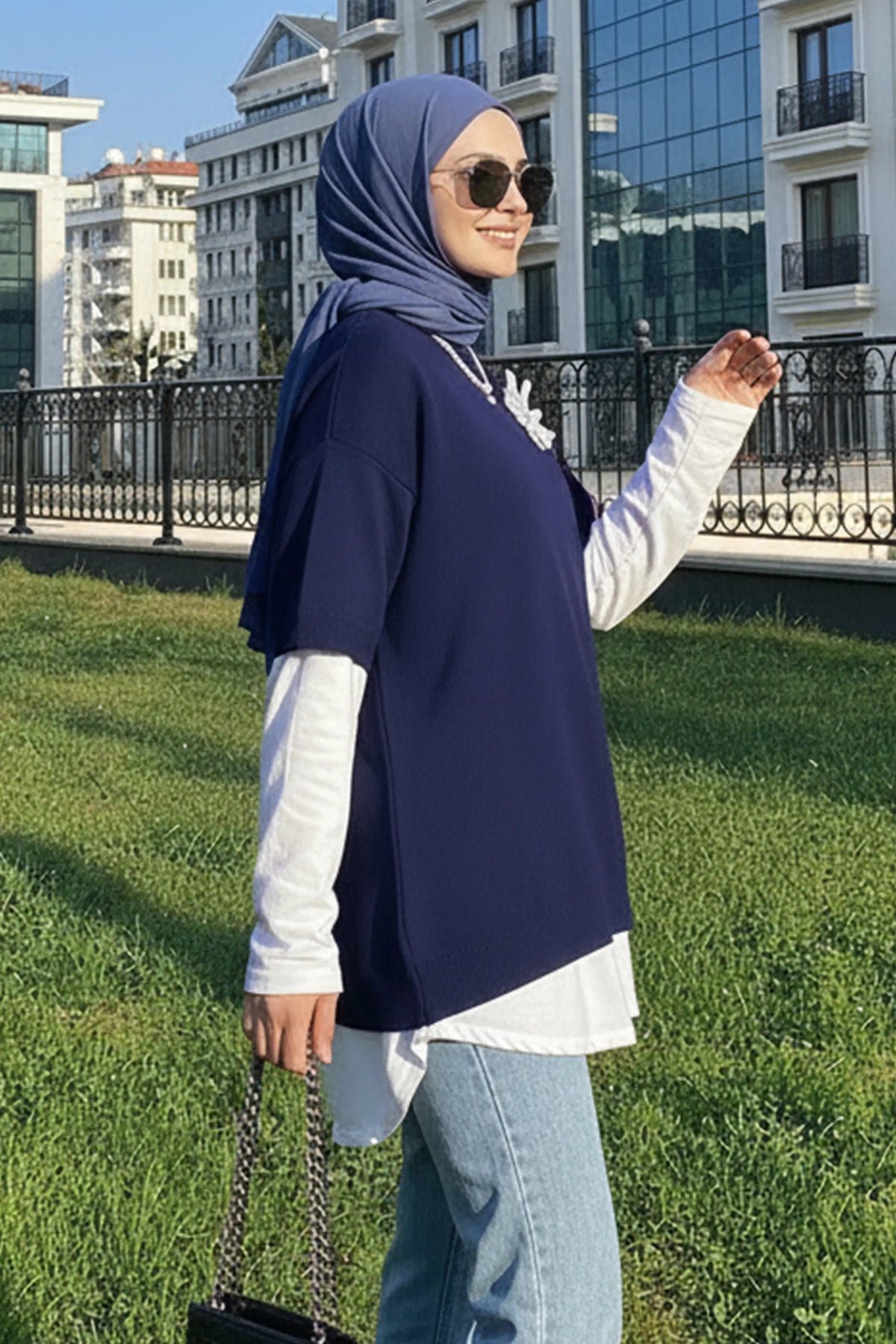 Oversized Ribbed Knit Sweater | Navy Blue – NEOMODEST product image 2