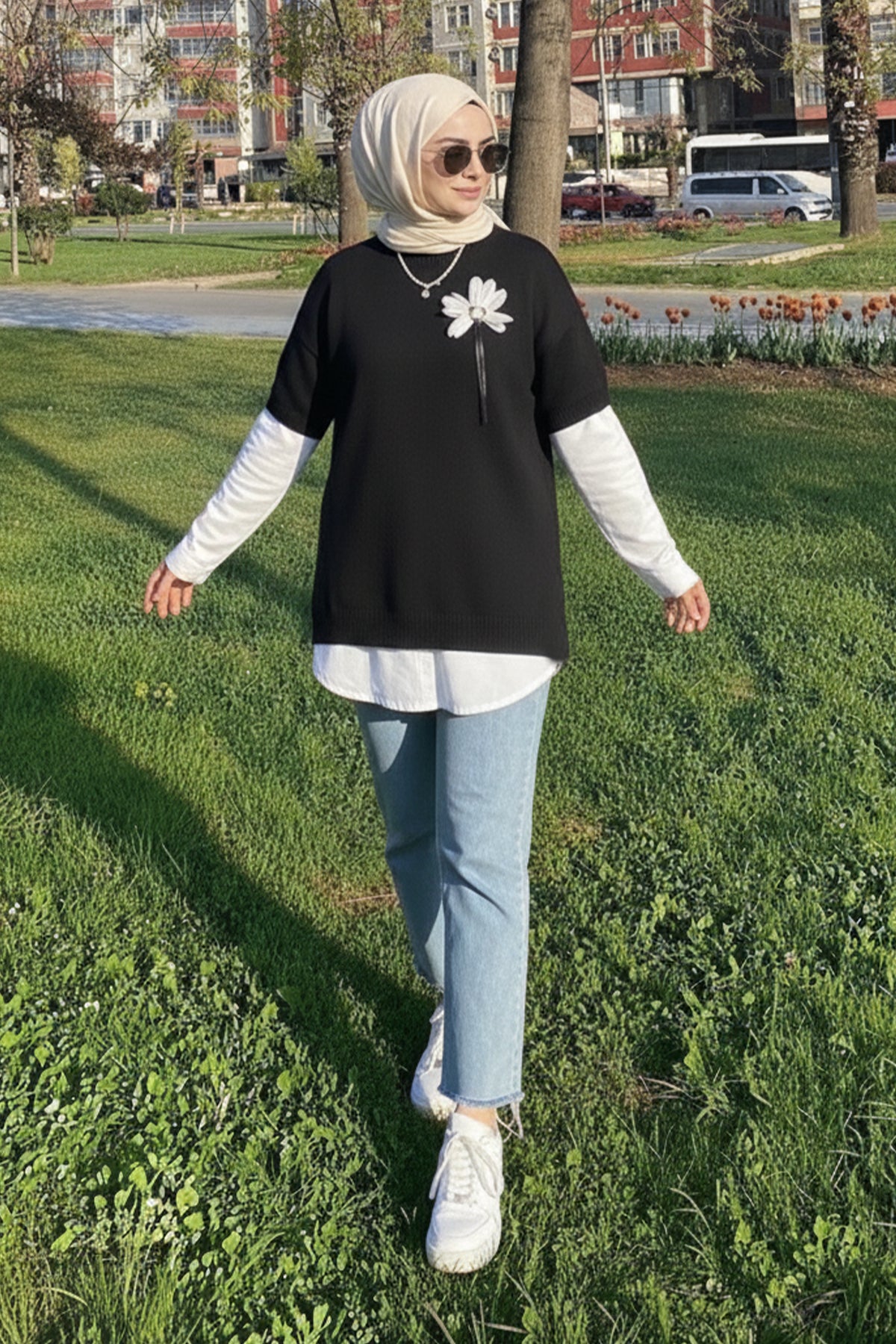 Oversized Ribbed Knit Sweater | Black – NEOMODEST product image 1