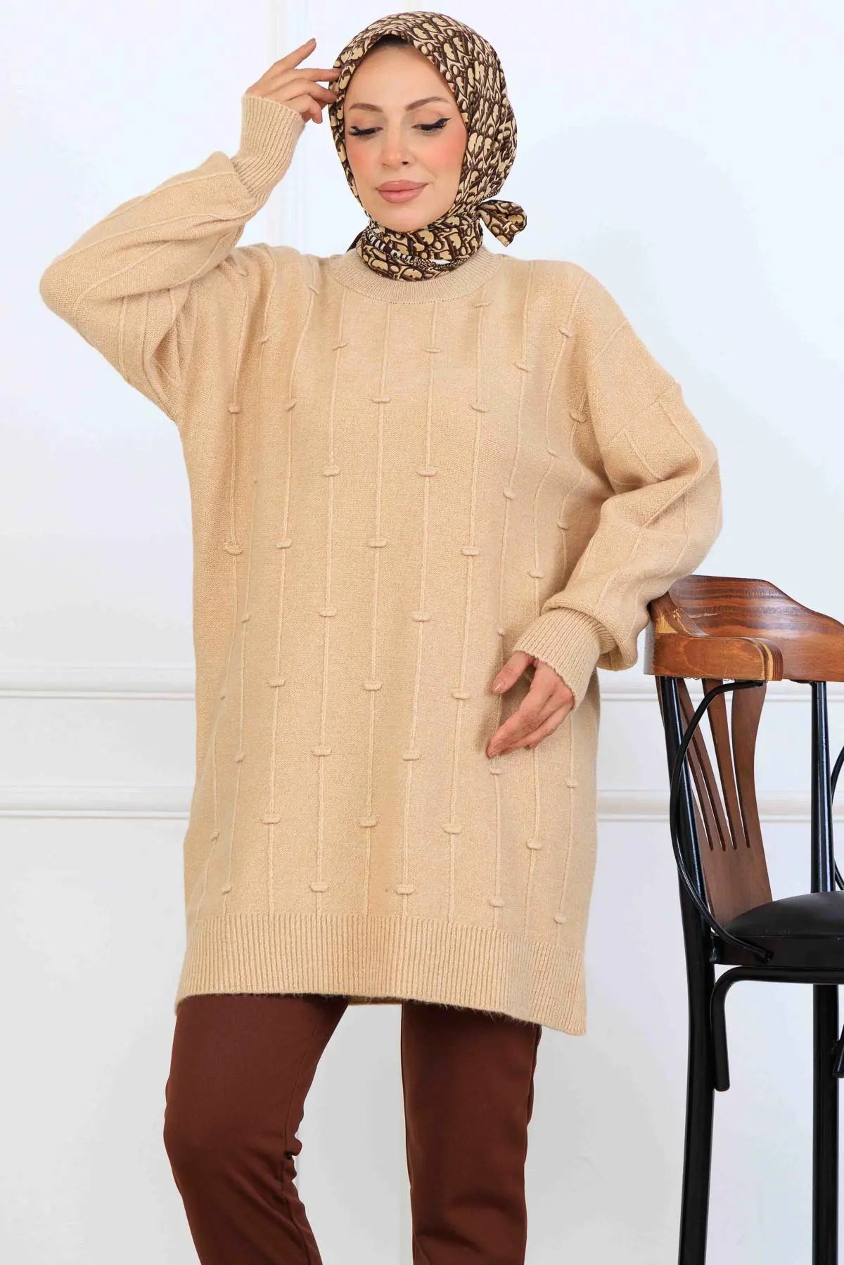 Patterned Knit Tunic | Beige – NEOMODEST product image 2