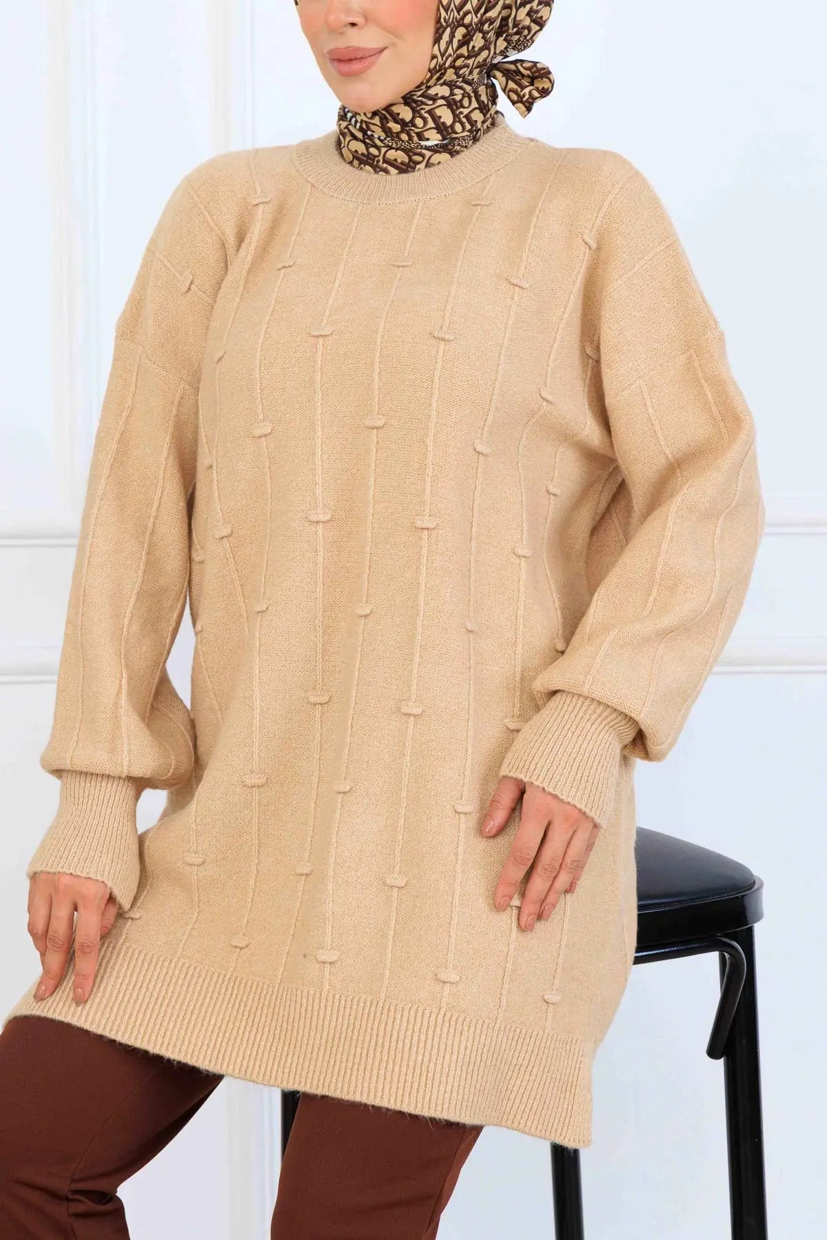 Patterned Knit Tunic | Beige – NEOMODEST product image 3