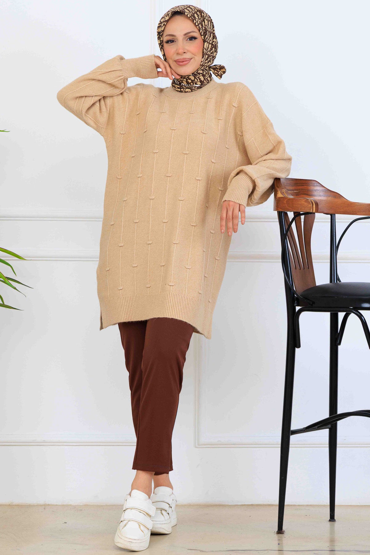 Patterned Knit Tunic | Beige – NEOMODEST product image 1
