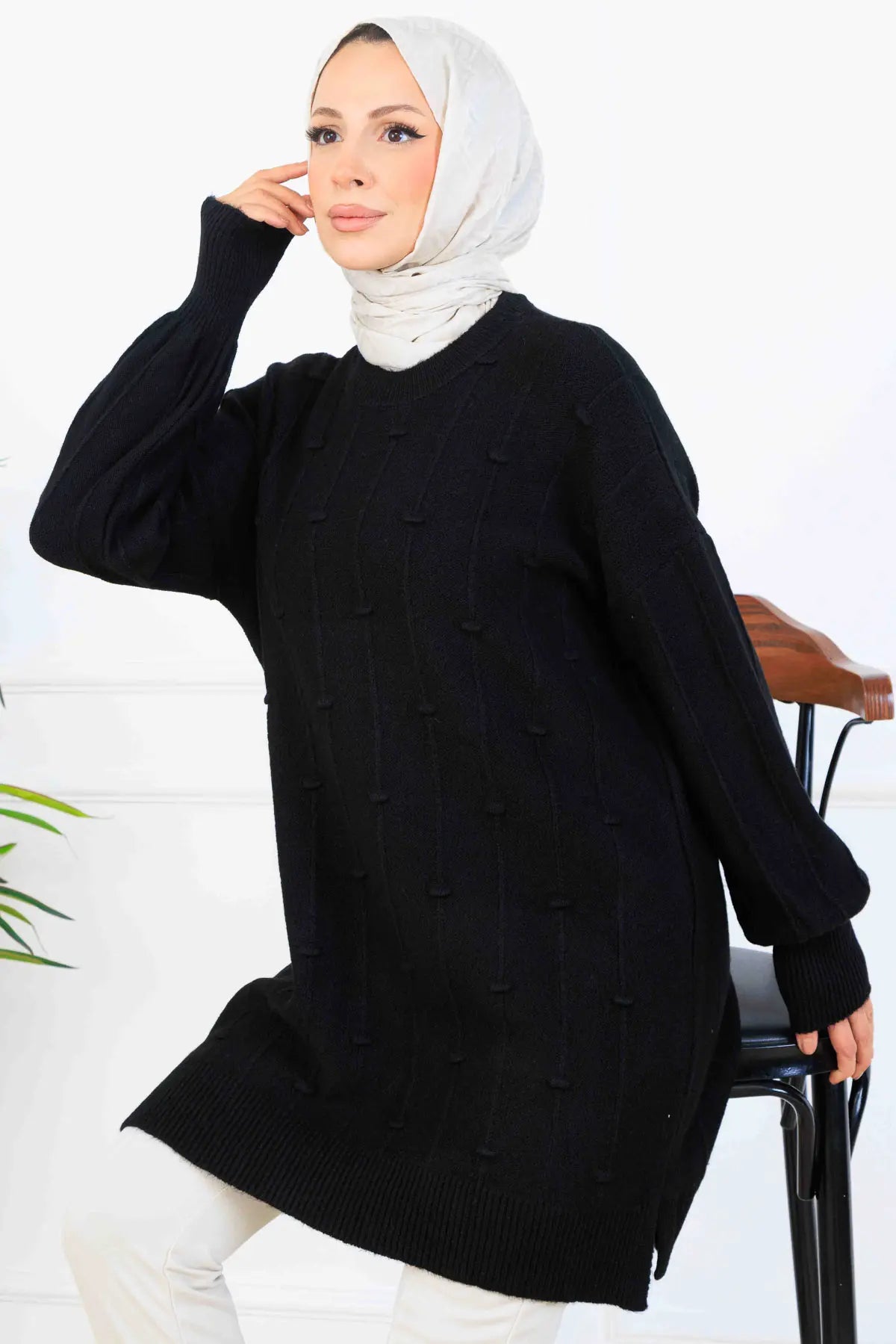 Patterned Knit Tunic | Black – NEOMODEST, image 3