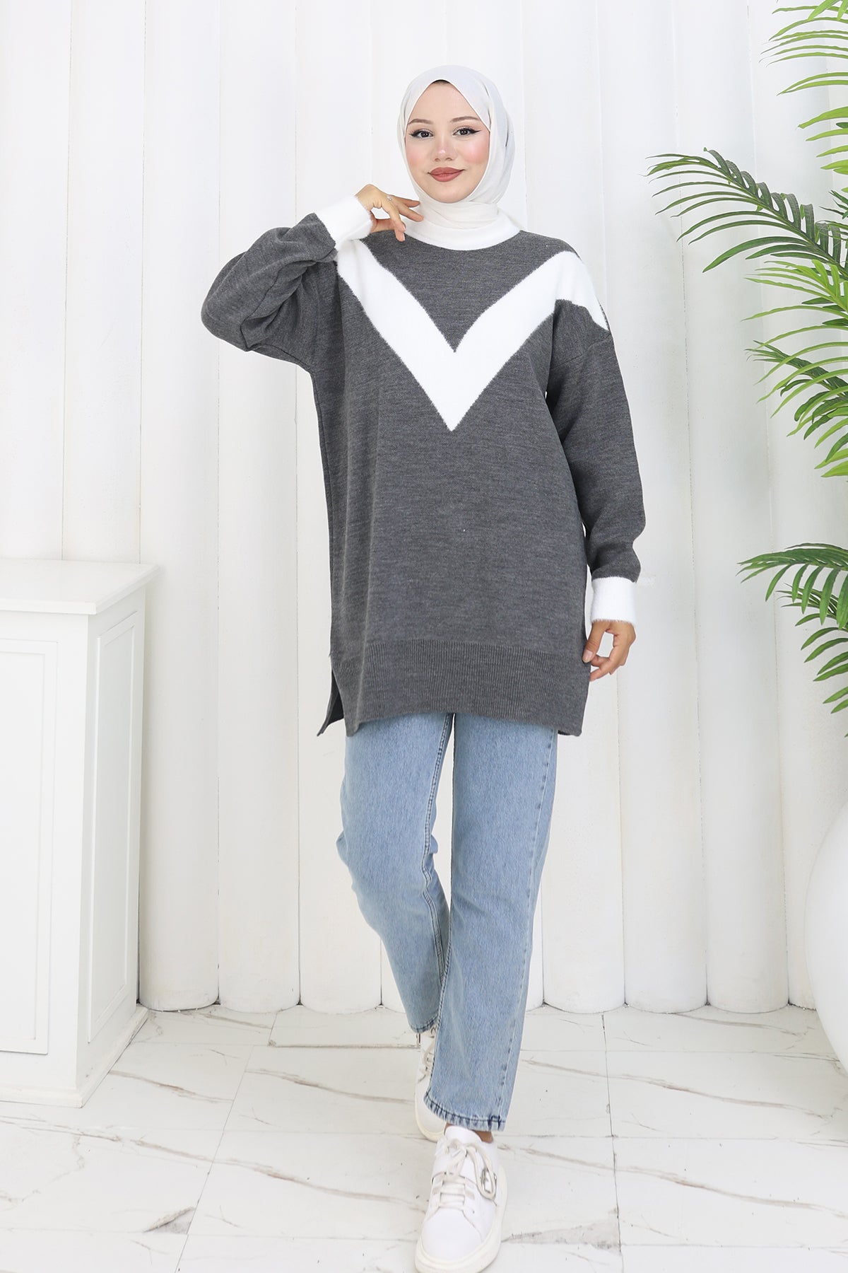 Patterned Knit Tunic in Grey – NEOMODEST, image 1