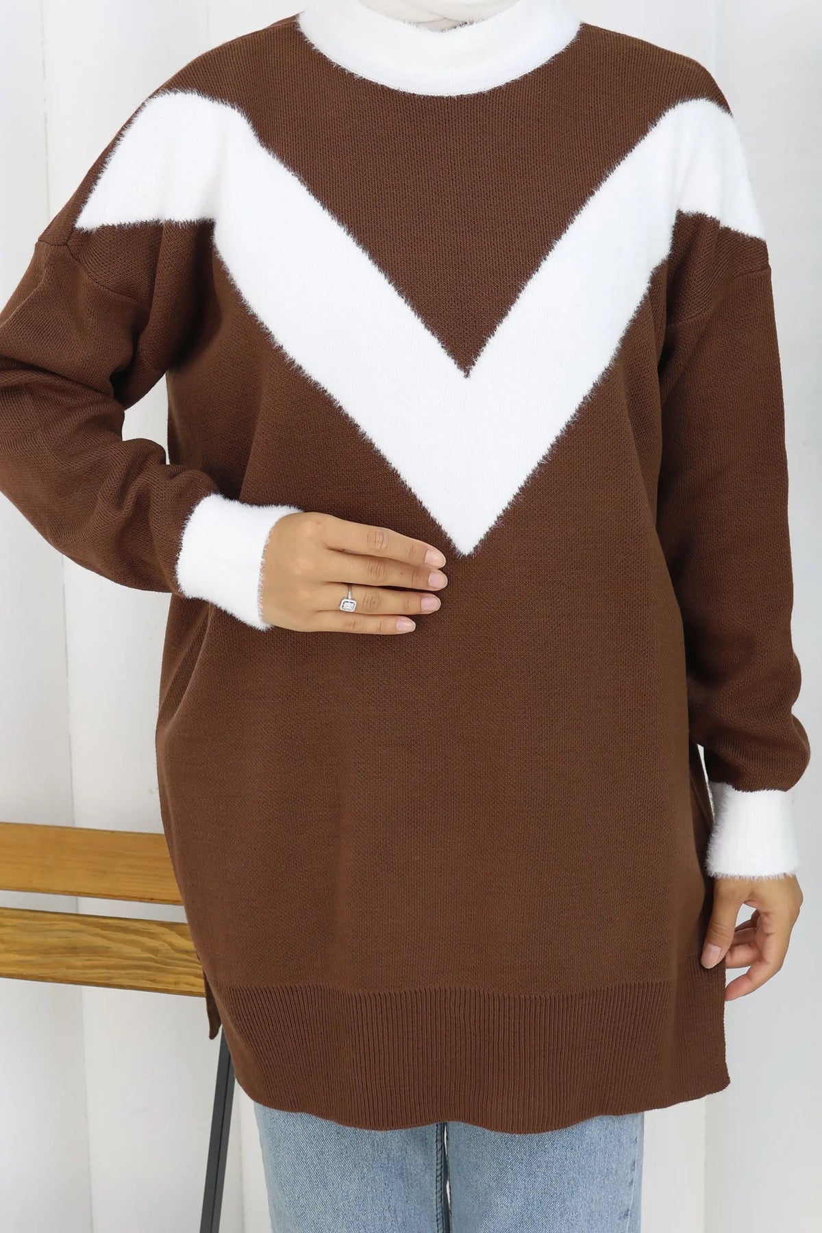 Patterned Knit Tunic in Brown – NEOMODEST, image 2