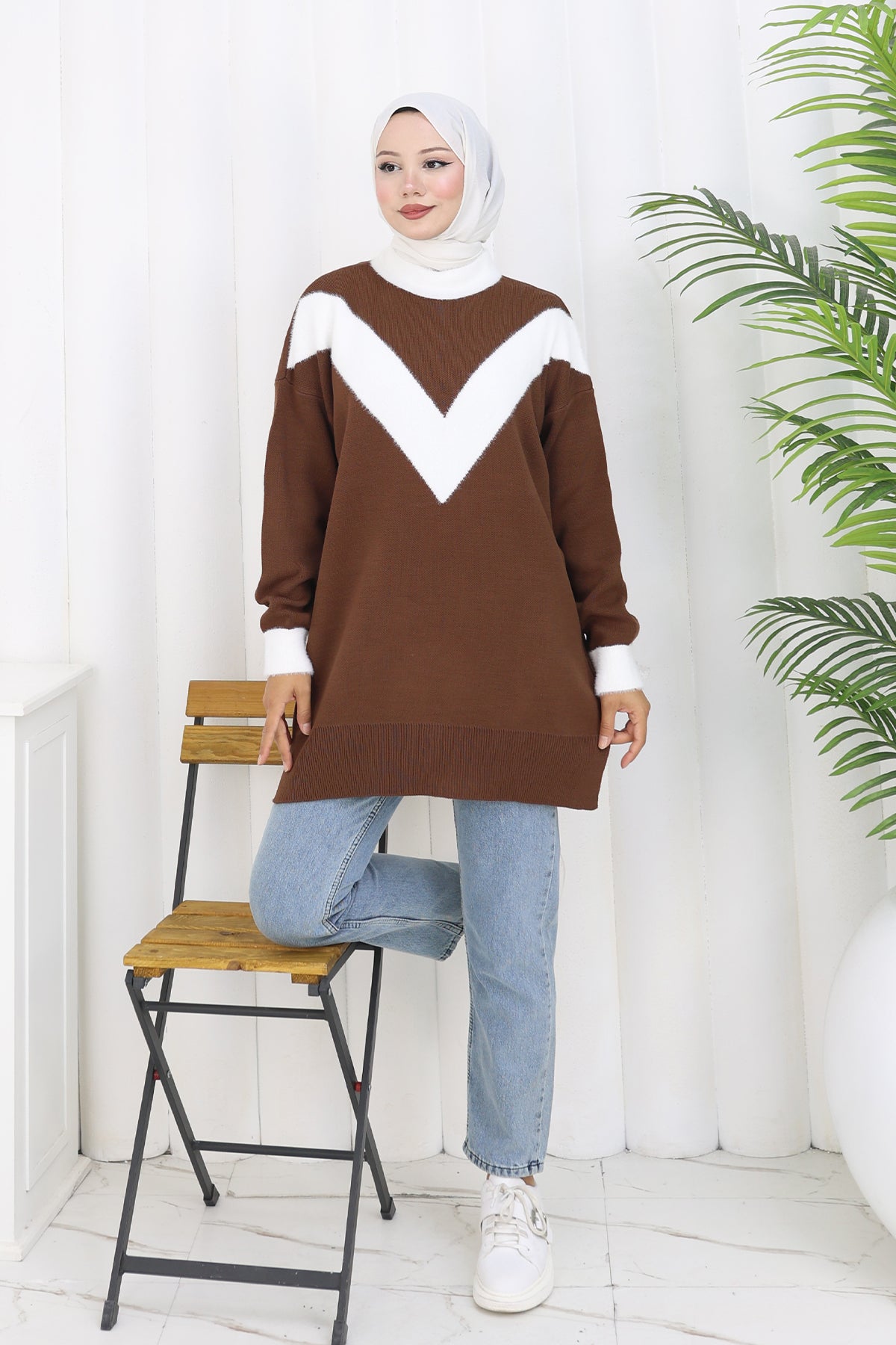 Patterned Knit Tunic in Brown – NEOMODEST, image 1