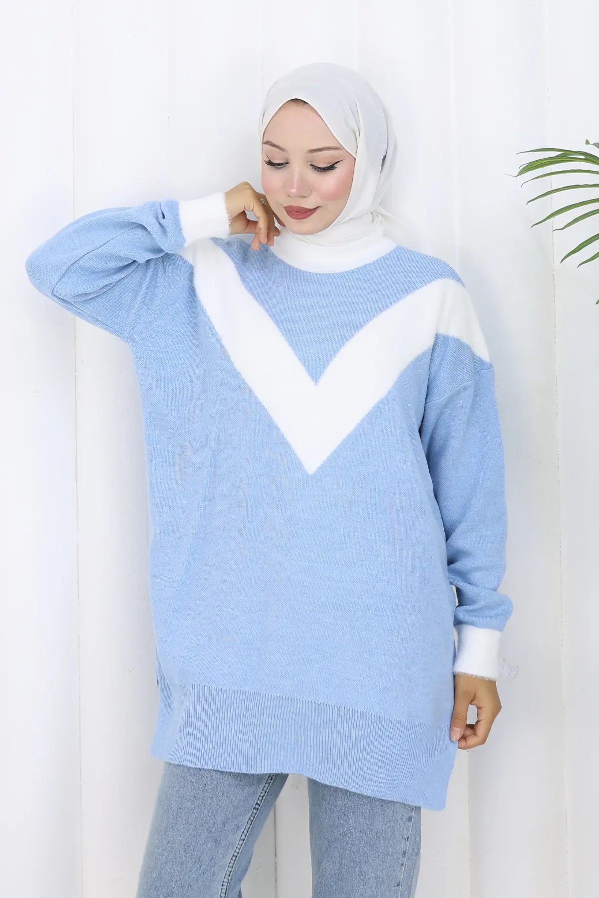 Patterned Knit Tunic in Blue – NEOMODEST, image 3