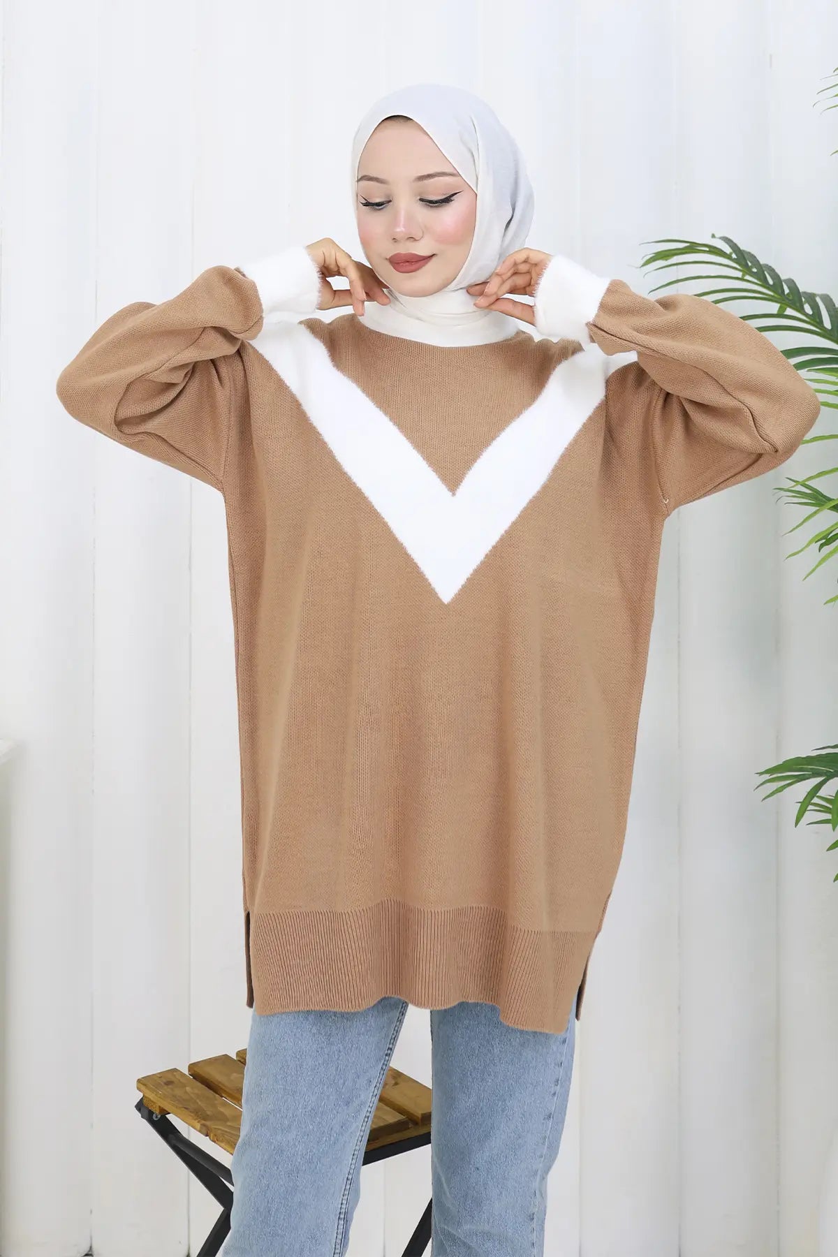 Patterned Knit Tunic in Camel – NEOMODEST, image 3
