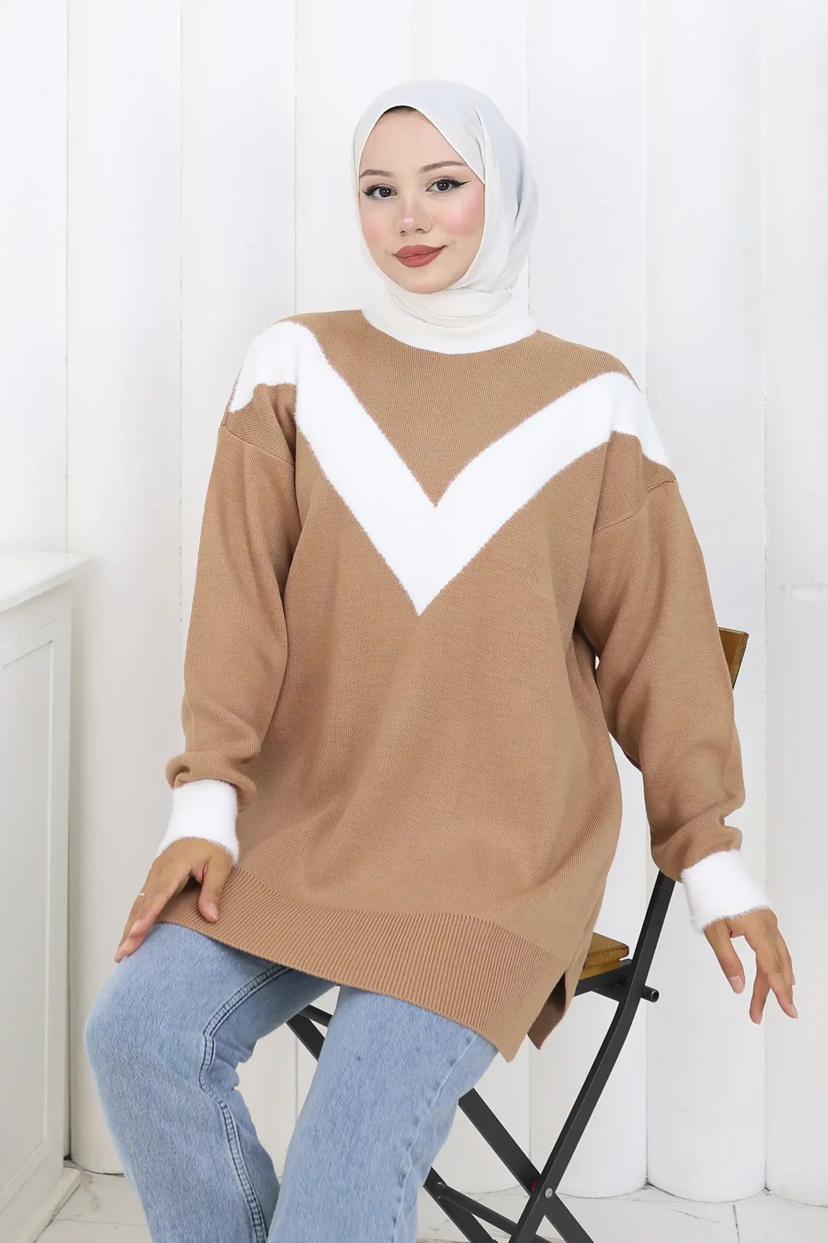 Patterned Knit Tunic in Camel – NEOMODEST, image 4