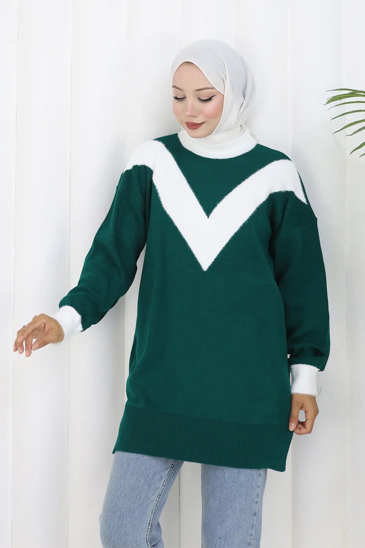 Patterned Knit Tunic in Emerald – NEOMODEST, image 3