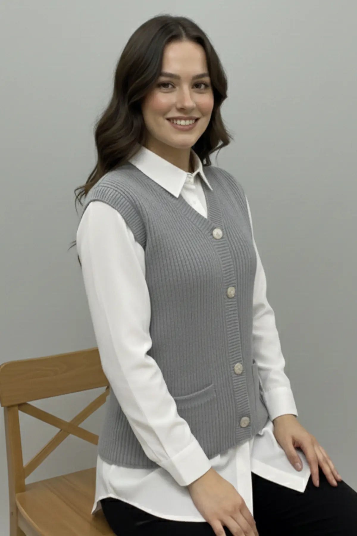 Pocket Knit Vest | Grey – NEOMODEST product image 3