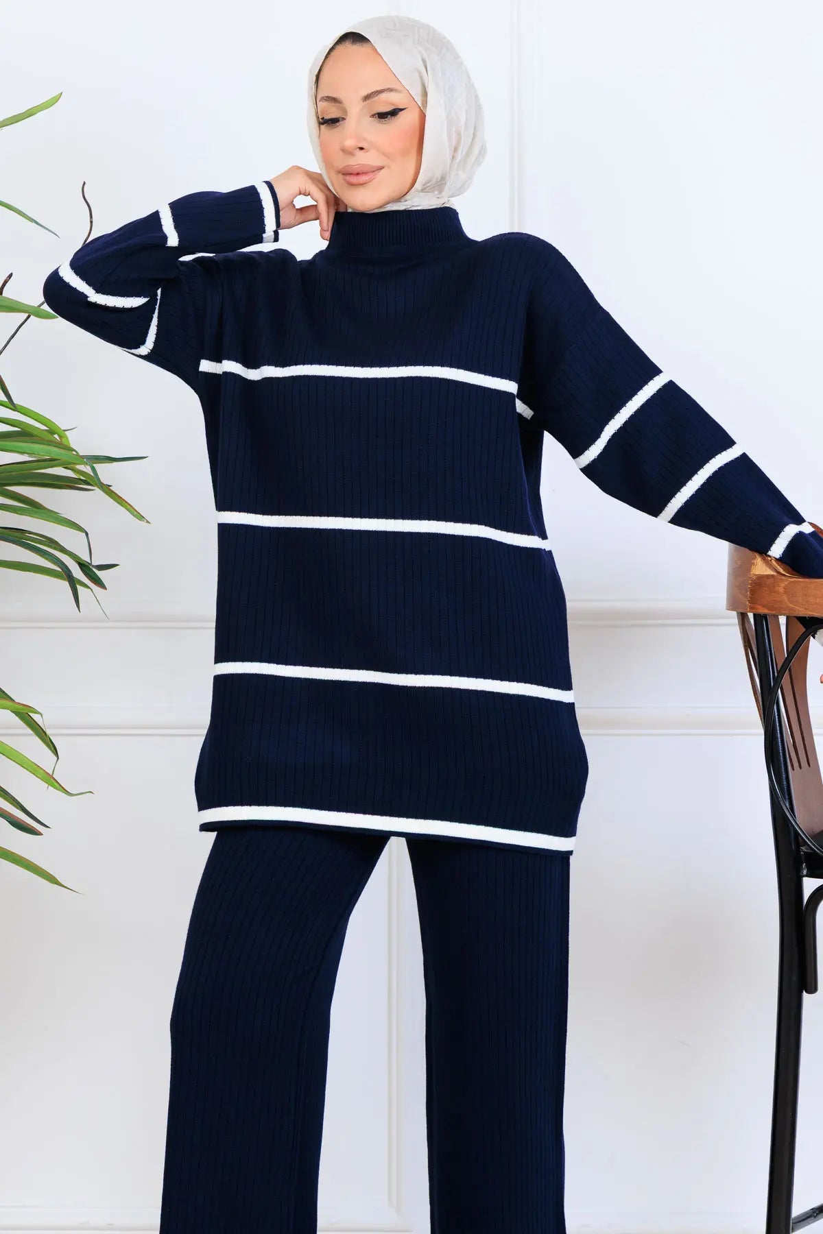 Ribbed Stripe-Detail Knitwear Suit in Navy Blue – NEOMODEST, image 2