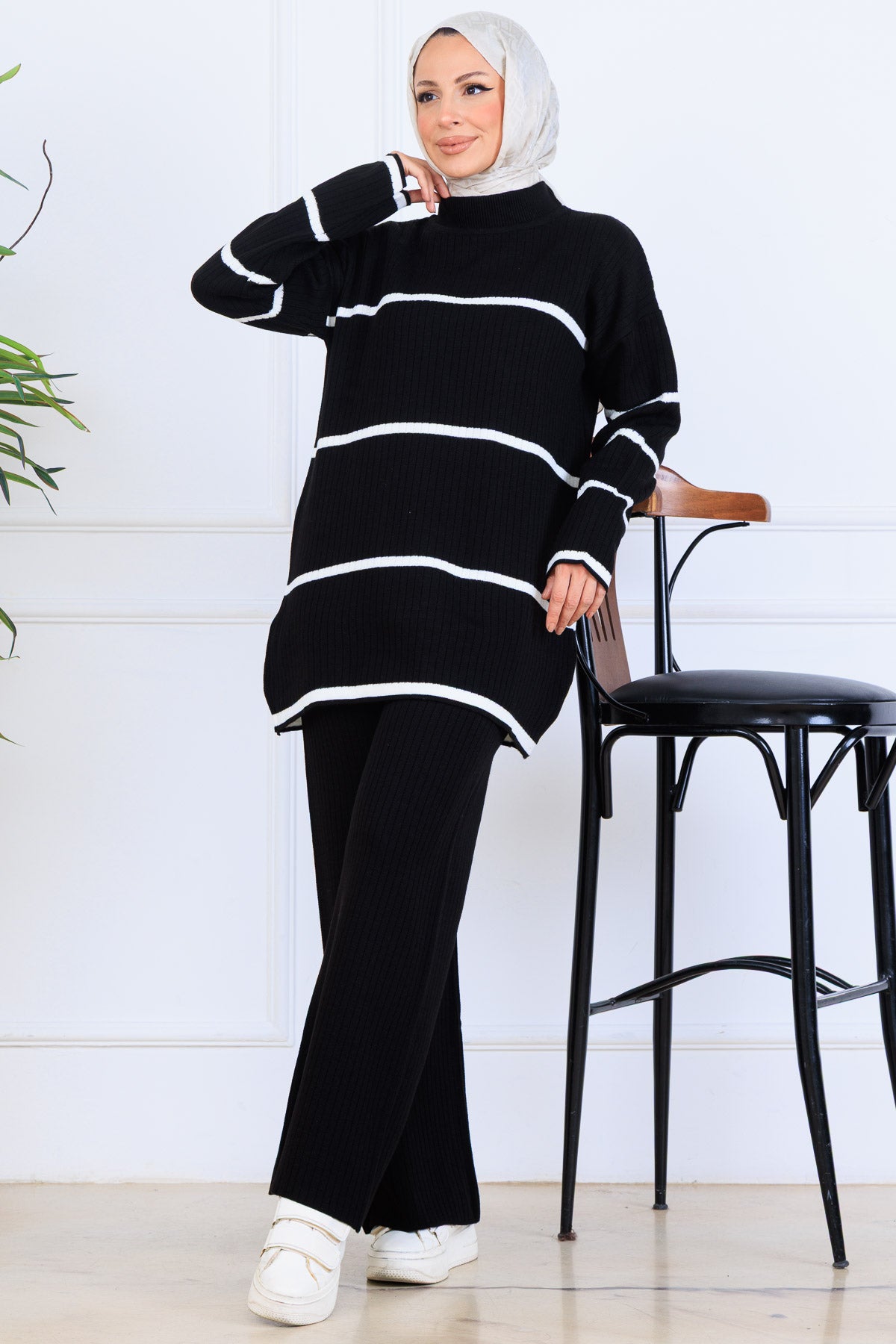 Ribbed Stripe-Detail Knitwear Suit in Black – NEOMODEST, image 1