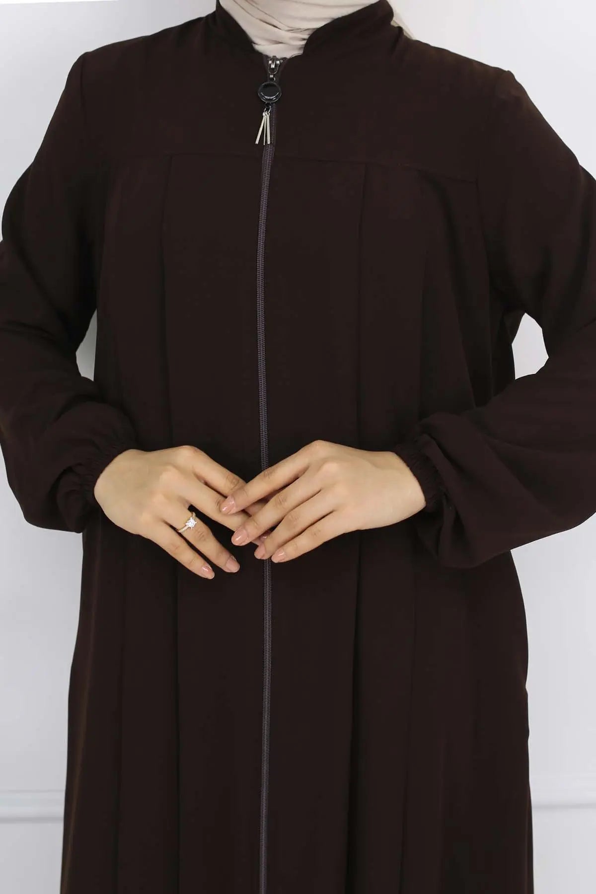 Mec Robed Pleated Abaya