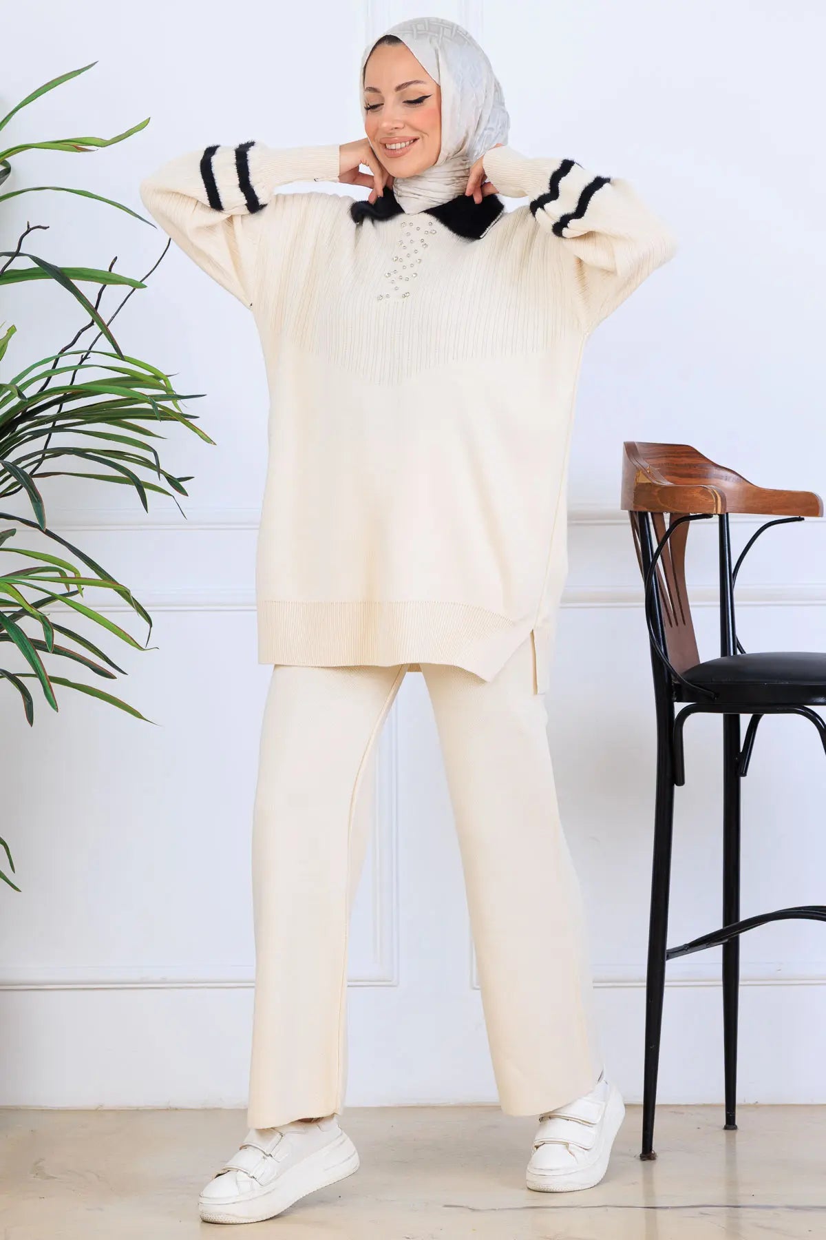 Stone-Embellished Knitwear Set in Beige – NEOMODEST, image 4