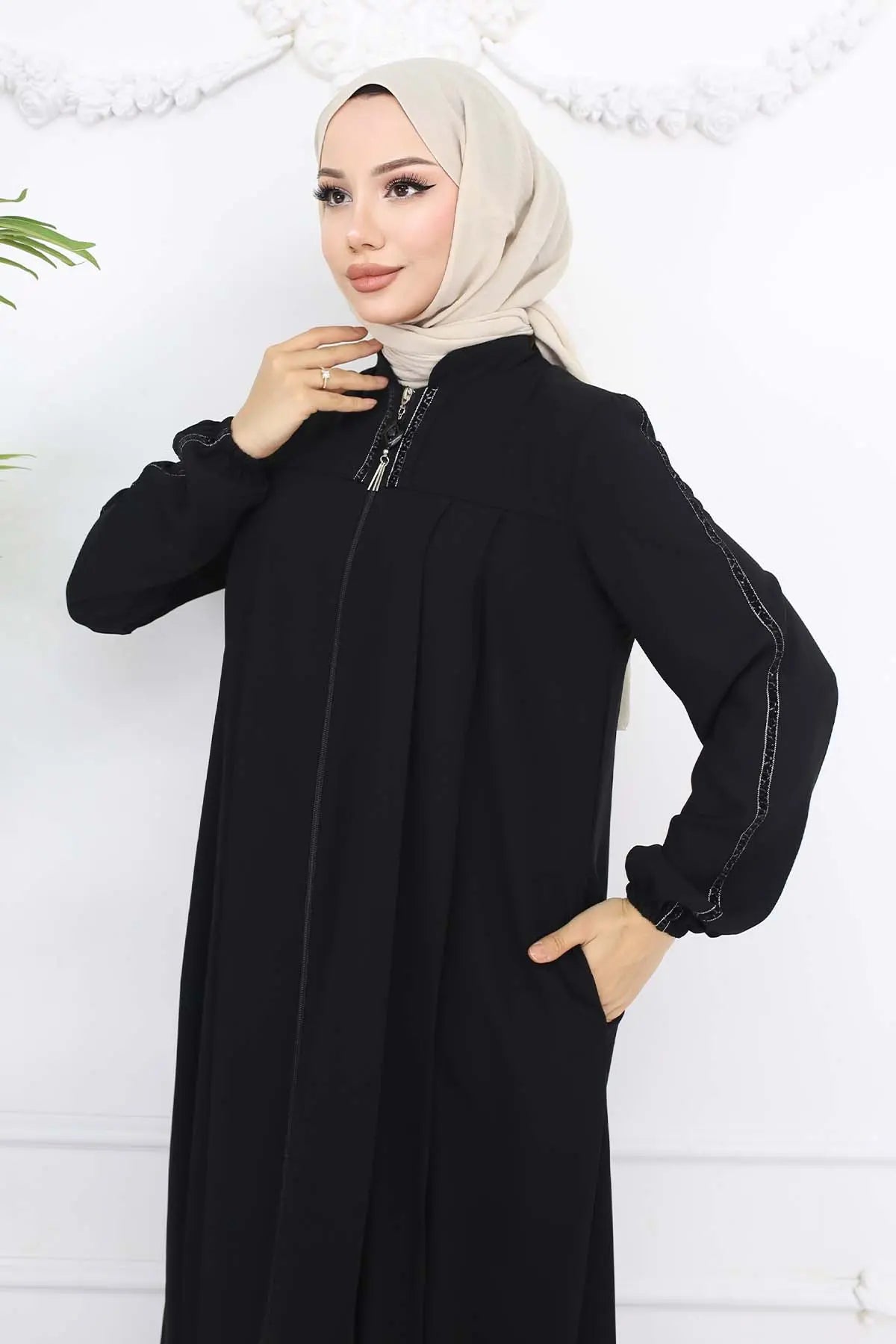 Mec Stripe Detailed Robe Abaya
