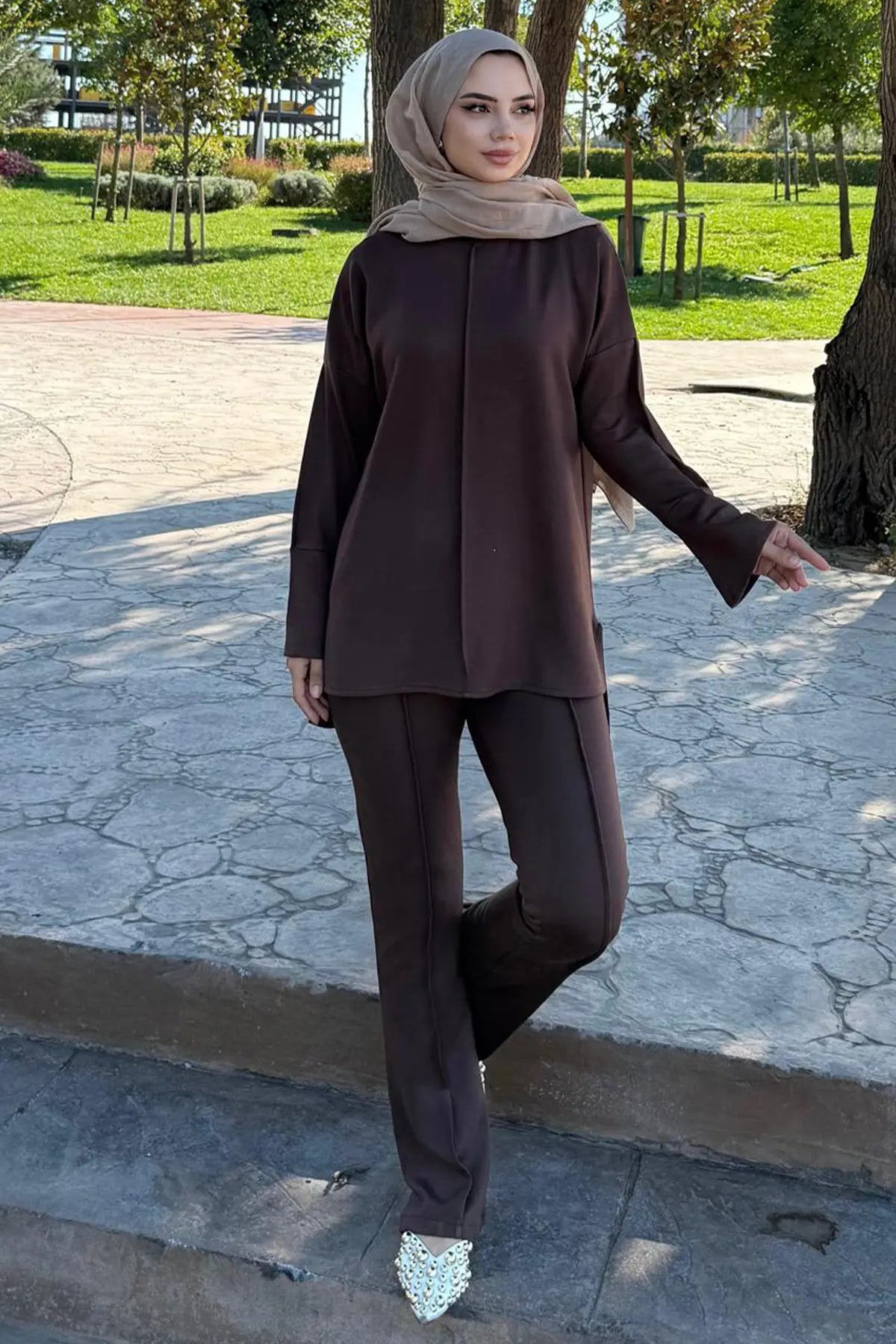 Two-piece Set With Stitching Detail | Brown – NEOMODEST product image 3