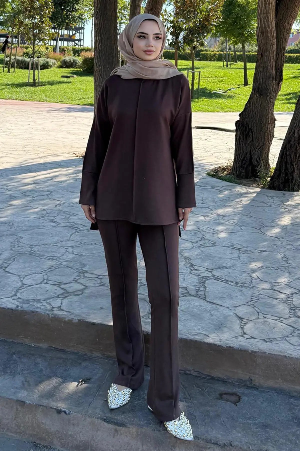 Two-piece Set With Stitching Detail | Brown – NEOMODEST product image 5