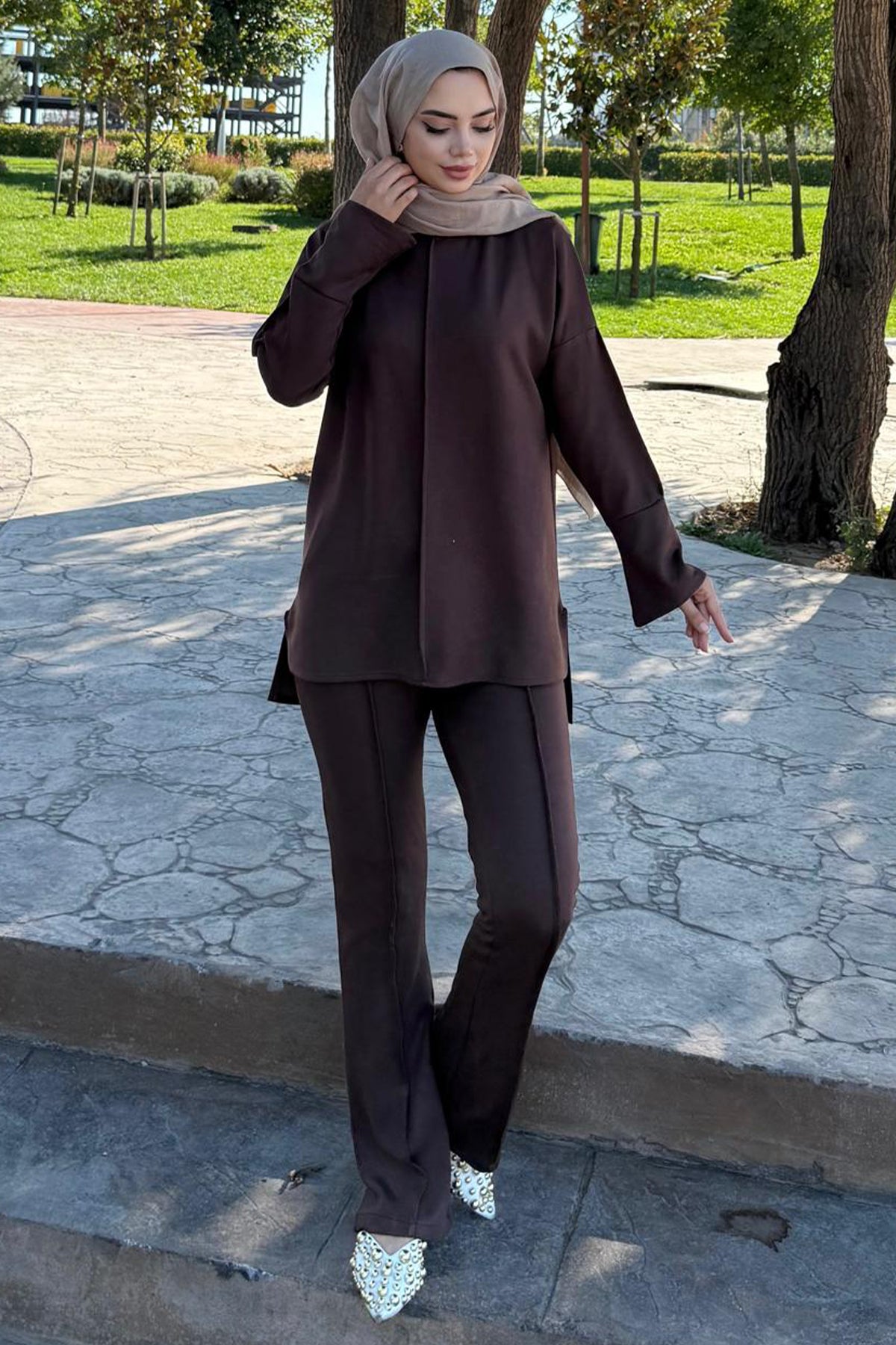 Two-piece Set With Stitching Detail | Brown – NEOMODEST product image 1
