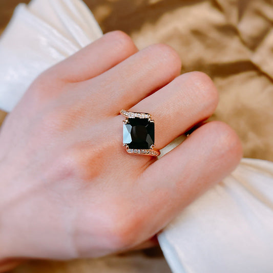 Women’s Retro Style Zircon Ring - Ring