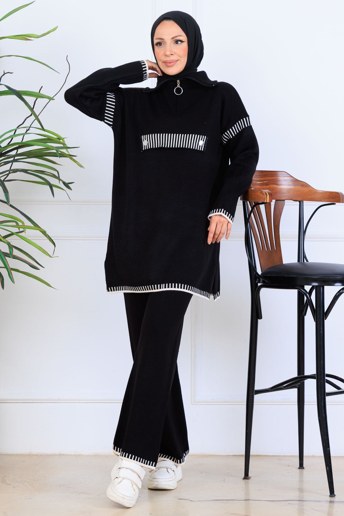 Mec Zippered Collar Knitwear Suit