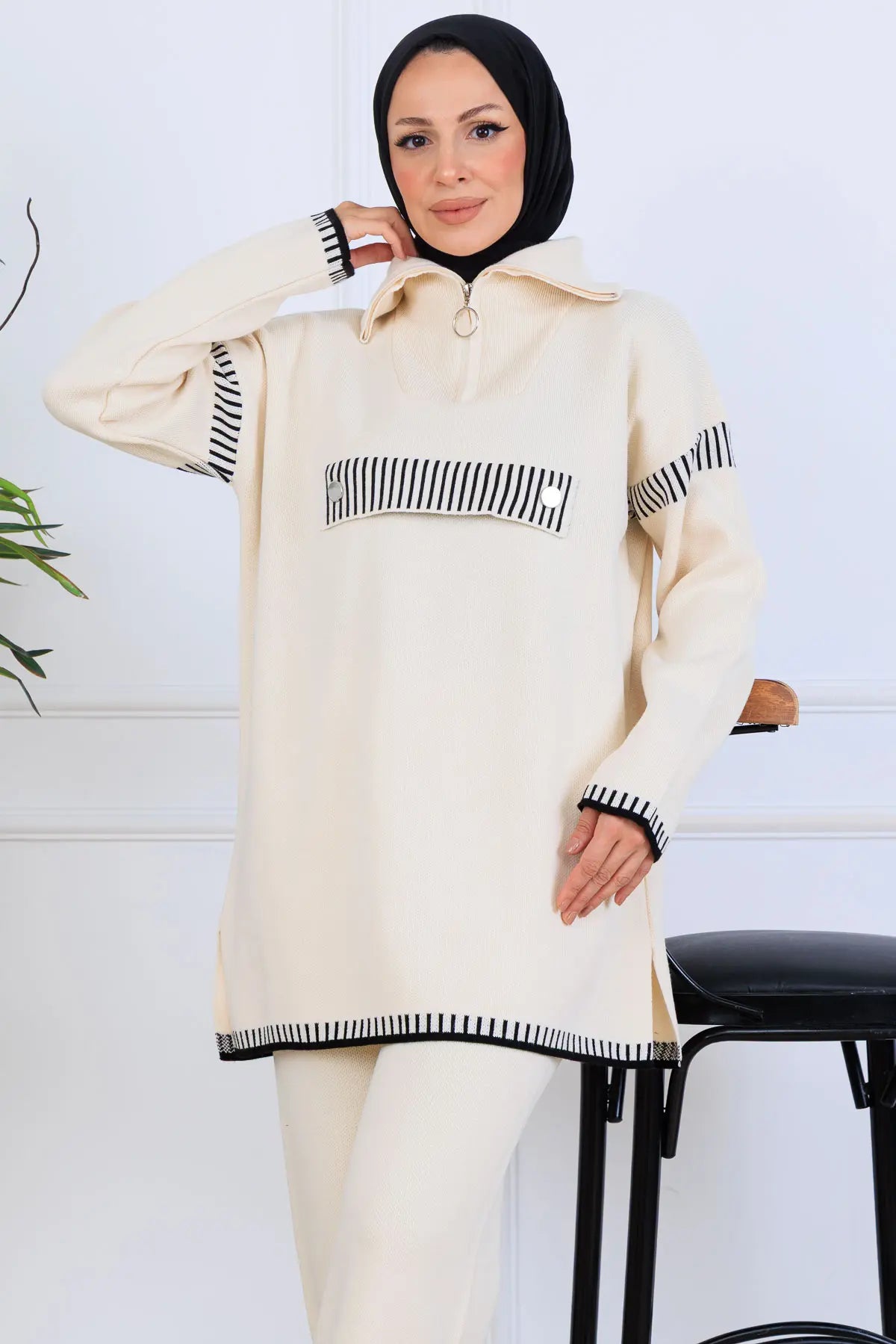 Mec Zippered Collar Knitwear Suit