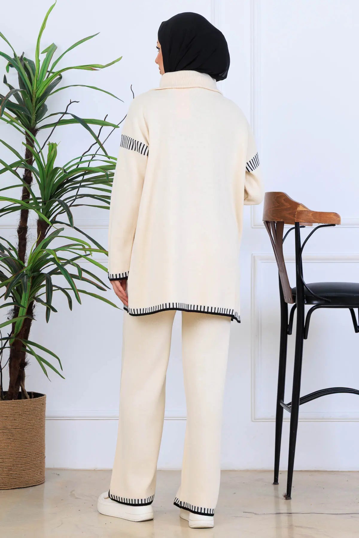 Mec Zippered Collar Knitwear Suit