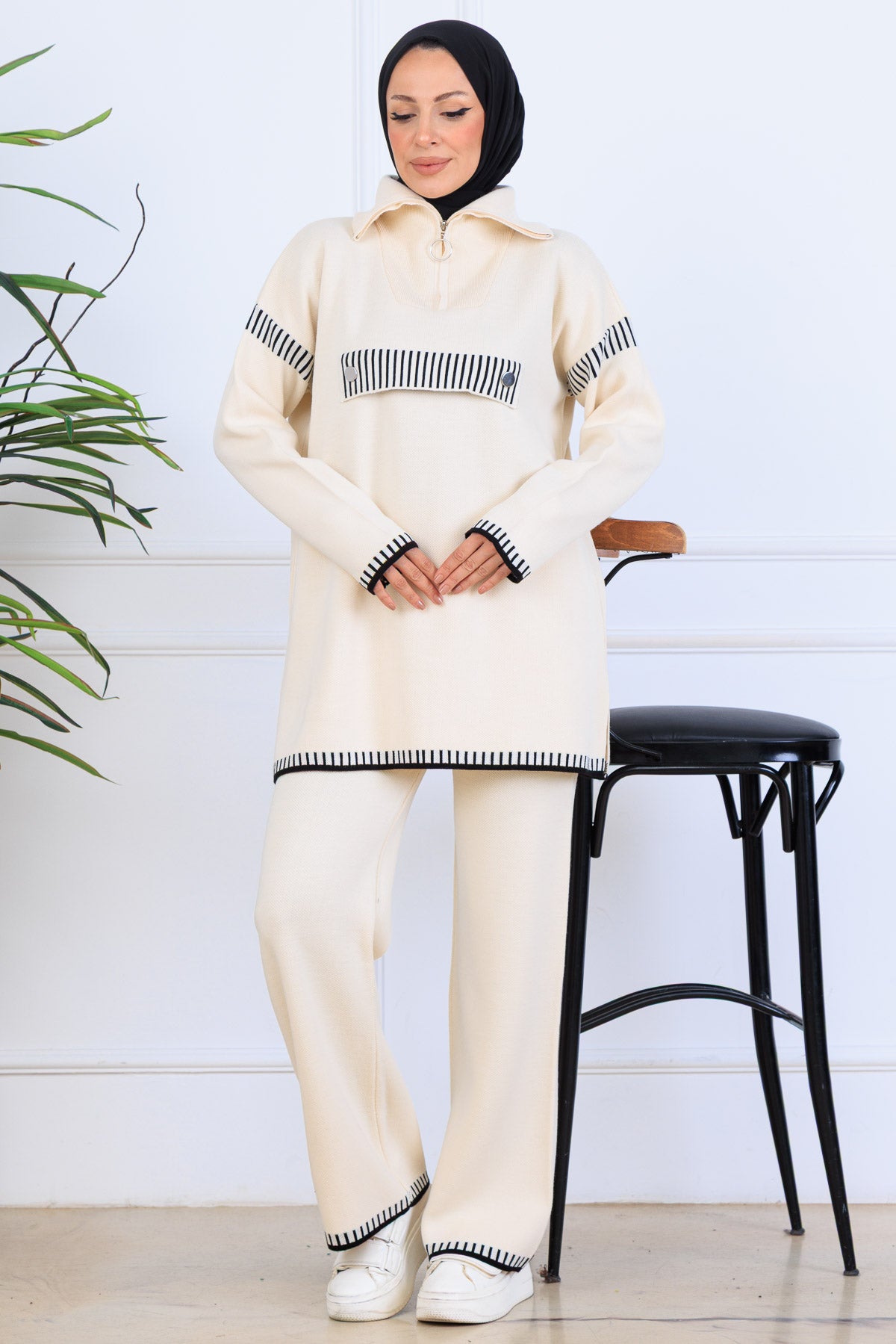 Mec Zippered Collar Knitwear Suit