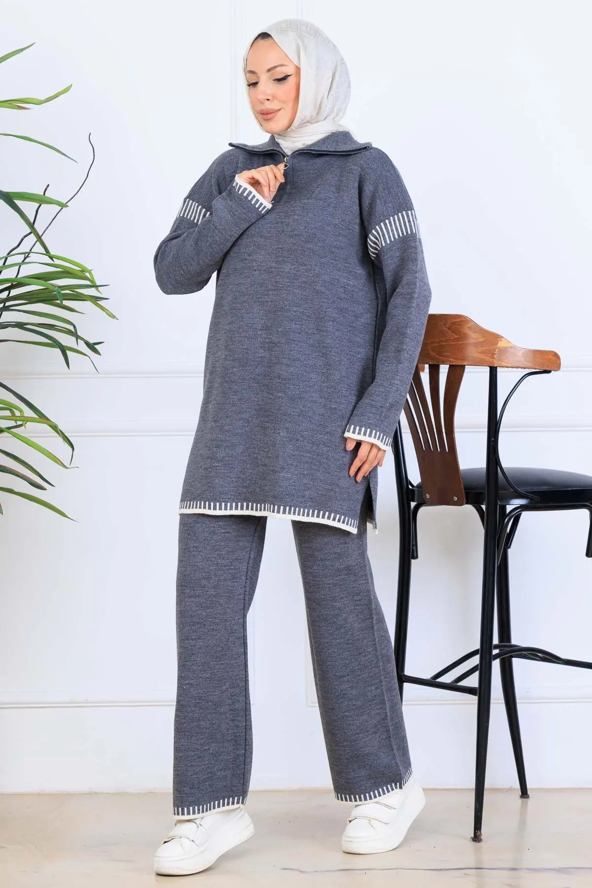Zippered Collar Stripe-Detail Knitwear Suit in Grey – NEOMODEST, image 2