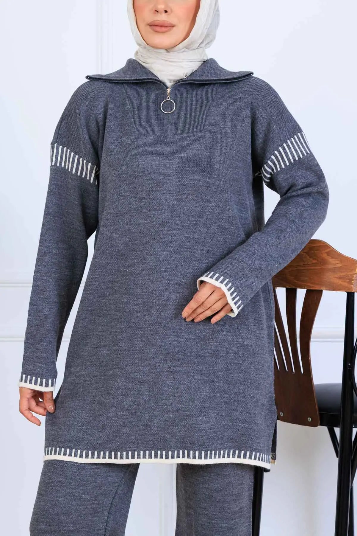 Zippered Collar Stripe-Detail Knitwear Suit in Grey – NEOMODEST, image 3