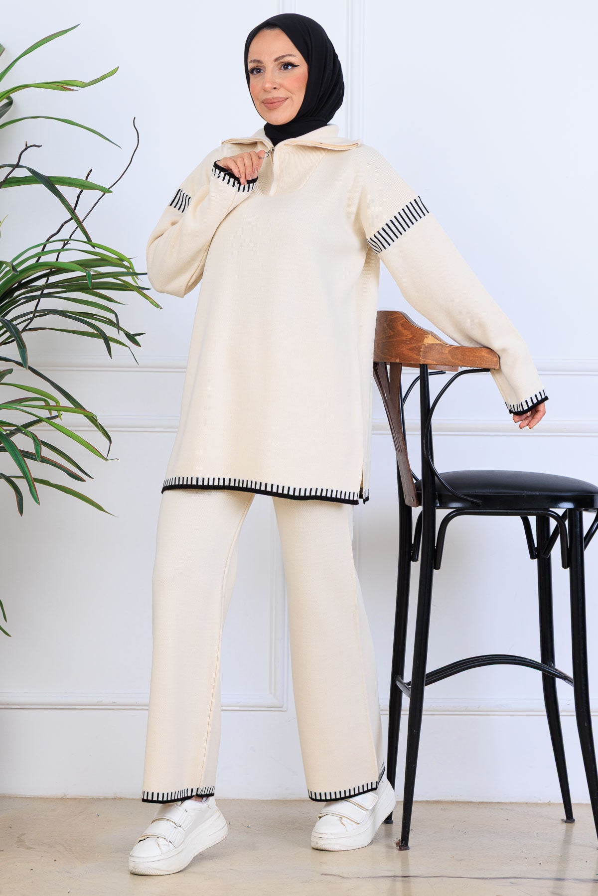 Zippered Collar Stripe-Detail Knitwear Suit in Beige – NEOMODEST, image 1
