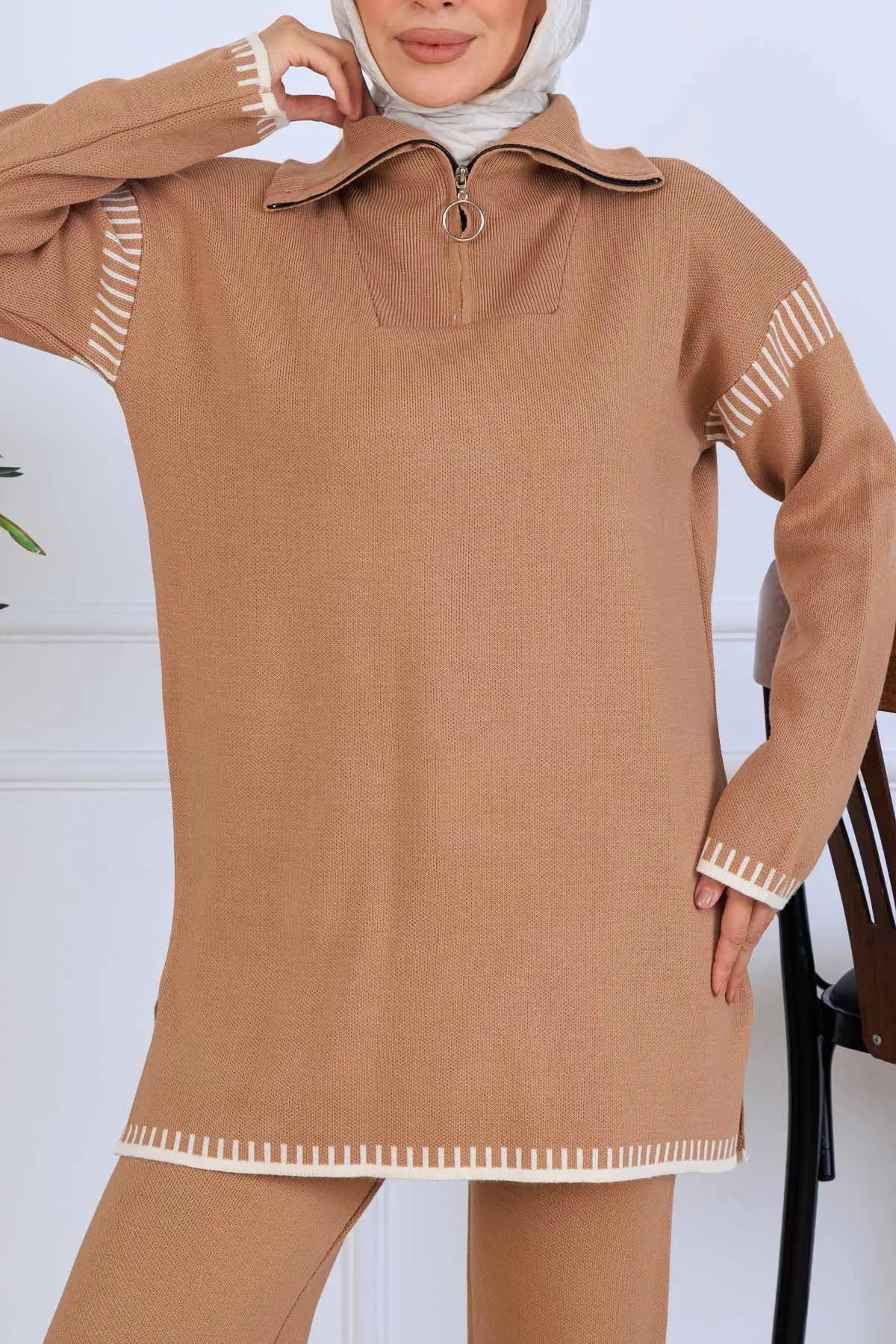 Zippered Collar Stripe-Detail Knitwear Suit in Camel – NEOMODEST, image 2
