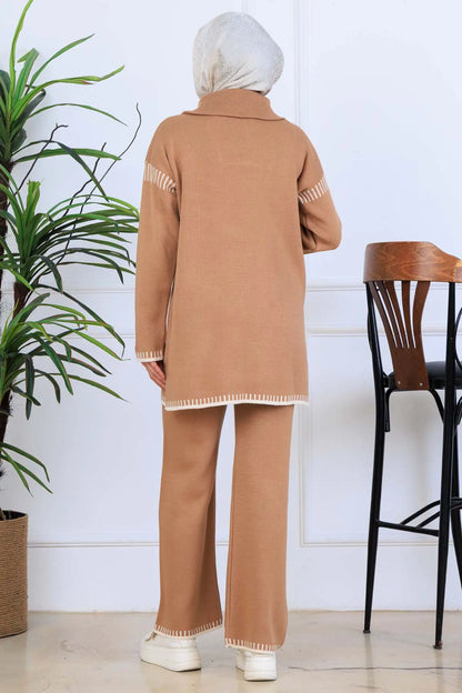 Zippered Collar Stripe-Detail Knitwear Suit in Camel – NEOMODEST, image 4